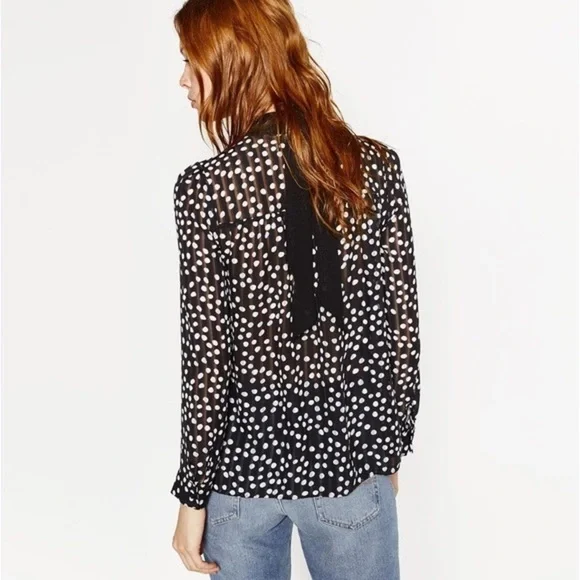 Zara Womenβs Accordion Pleat Mock Neck Bow Tie Blouse Size XS - Picture 4 of 17